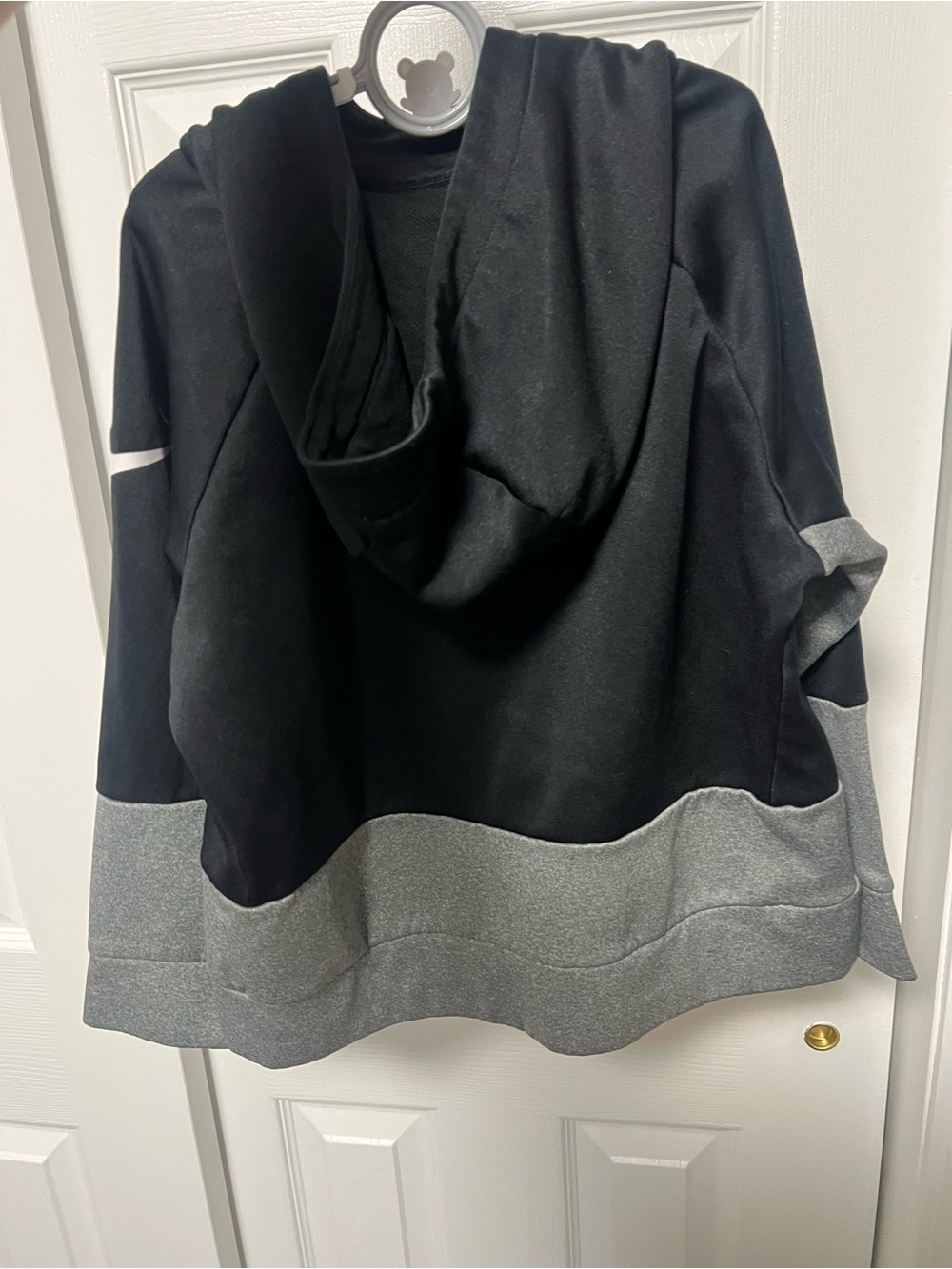 Nike Boys Therma Colorblock Logo Pullover Hoodie Black Grey Youth M - Picture 4 of 8